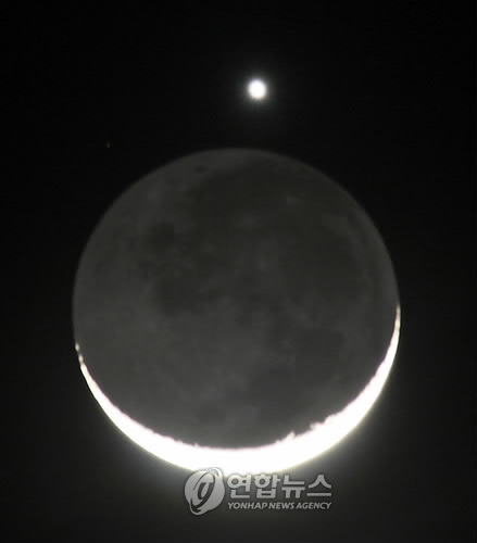 달 이미지
