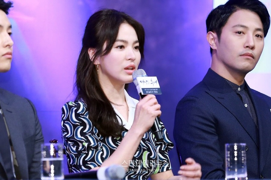 오늘자 송중기 송혜교 주연 태양의 후예 제작발표회.jpg | 인스티즈