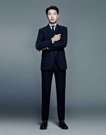 한국에서 수트가 가장 잘 어울리는 것 같은 남배우 | 인스티즈