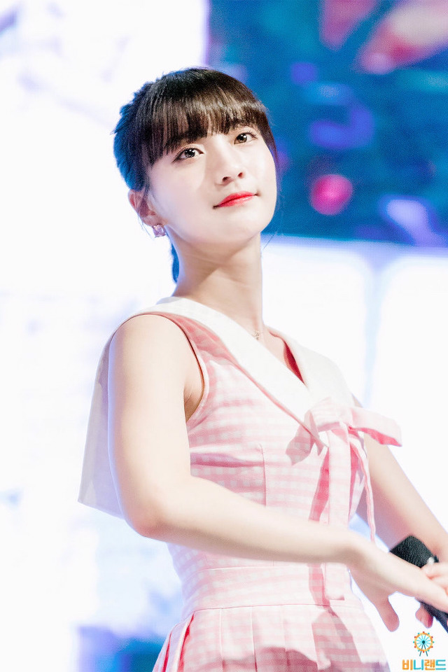 [오마이걸] 오늘은 내가 좋아하는 선수의 생일이라서 비니 | 인스티즈