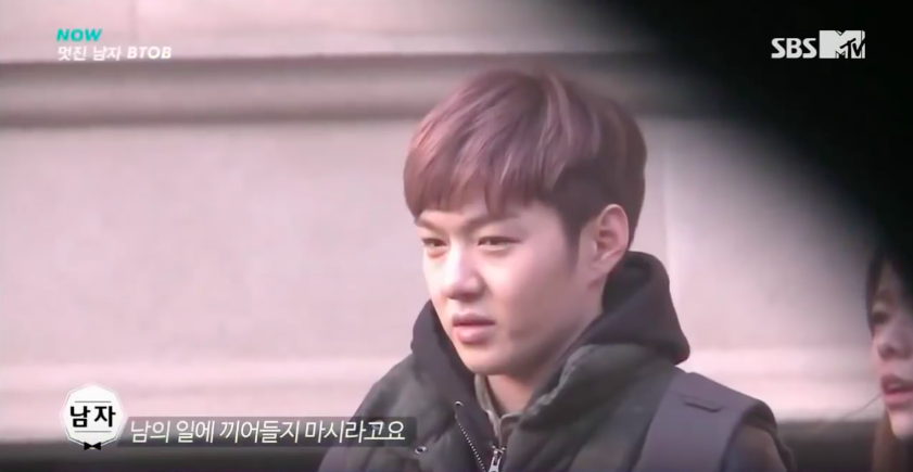 데이트 폭력 상황에 대처하는 남자 아이돌 | 인스티즈