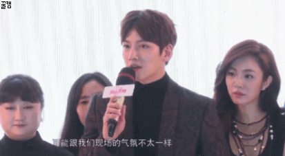 잘생긴 남자가 받는 눈빛.gif | 인스티즈