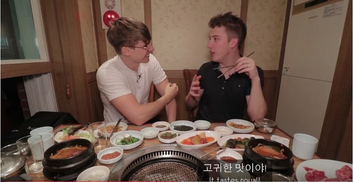 한우 꽃등심을 처음 먹어본 외국인들의 반응.jpg | 인스티즈
