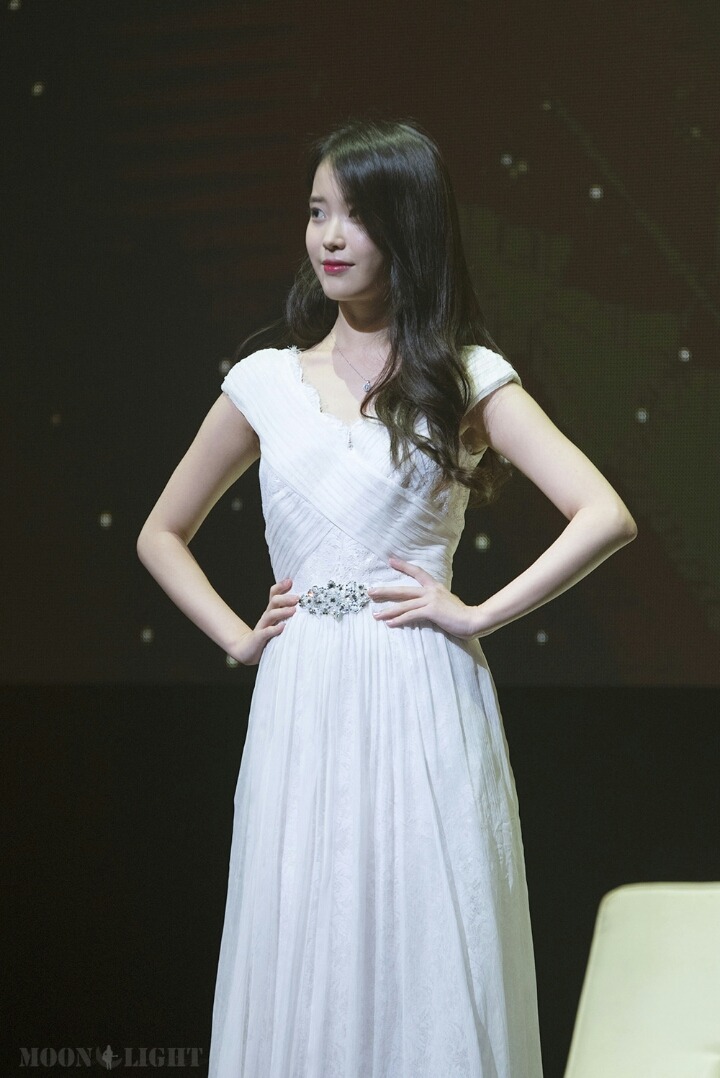순백의 아이유.jpg | 인스티즈