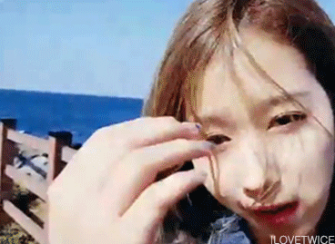 팬들 꿀눈빛으로 녹이는 트와이스 사나.jpg | 인스티즈