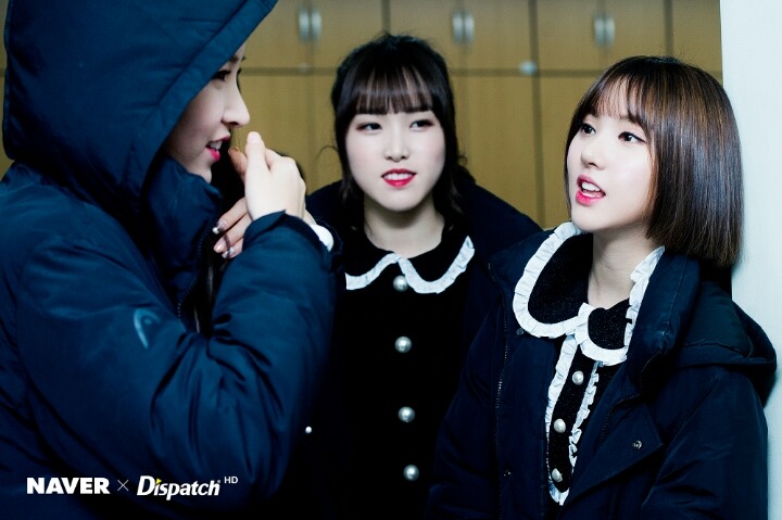 여자친구 막내라인 서공예 졸업식 사진.jpg | 인스티즈