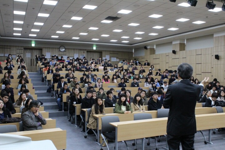 대학교 수업중 휴대폰 사용은 학생의 자유다vs하면 안된다 | 인스티즈