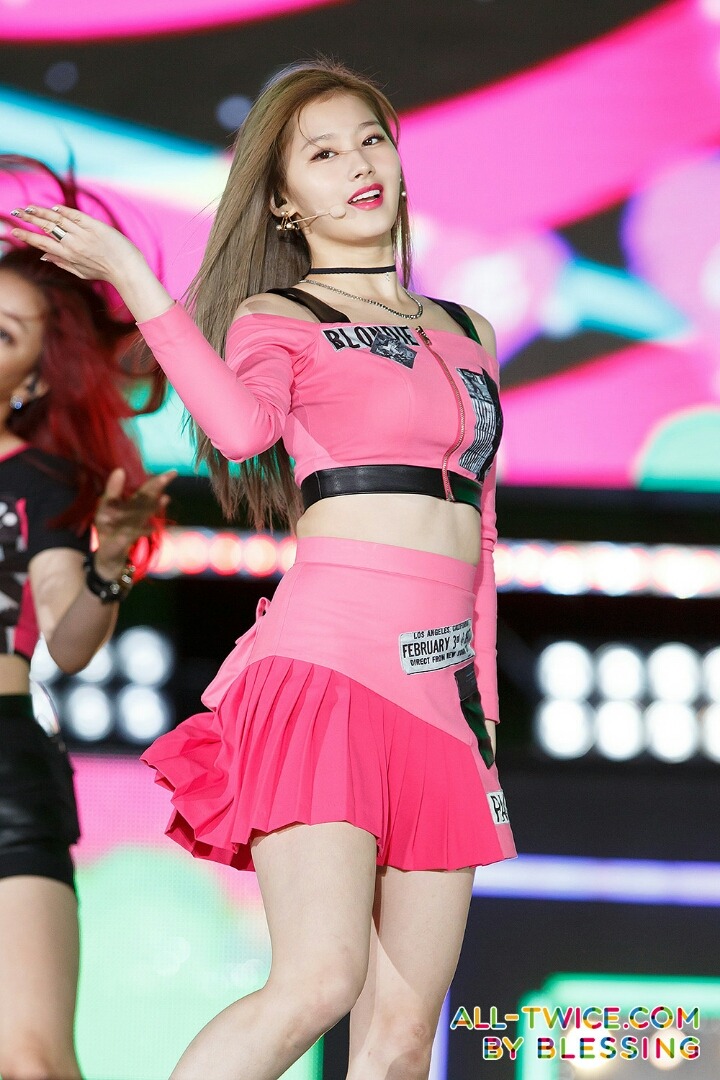 머리 묶는거랑 푼거랑 갭이 큰거같은 여자아이돌 .jpg | 인스티즈