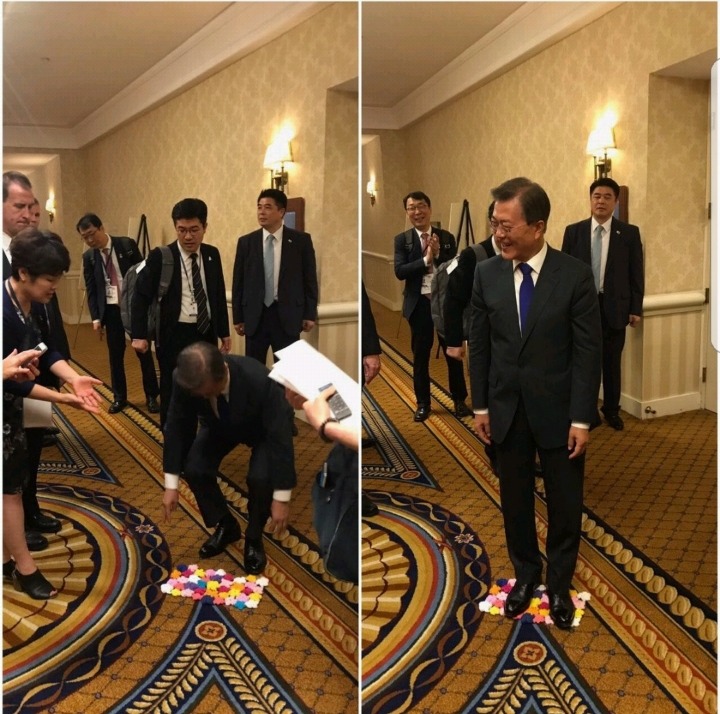 동포간담회에서 문대통령에게 꽃길(?)을 만들어준 미국교포분들 | 인스티즈