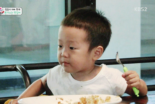 [슈퍼맨이돌아왔다] 2달만에 재등장한 이서준 안에 어른미소.GIF | 인스티즈