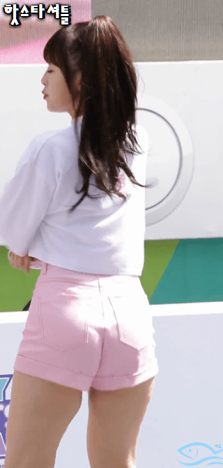 얼굴은 애기애기한데 몸매는 또 느낌이 다른 오마이걸 아린.GIF | 인스티즈