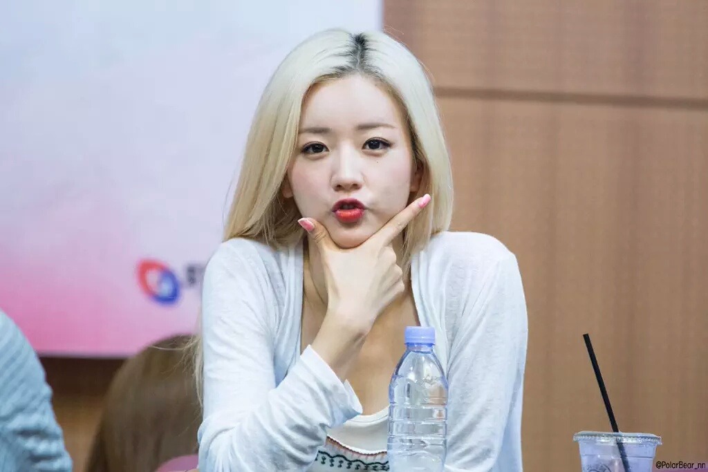 월요일이라 짜증나서 에이핑크 윤보미.jpgif | 인스티즈
