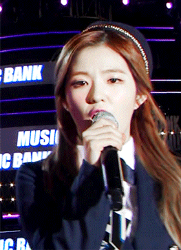 제복 입은 아이린.gif | 인스티즈