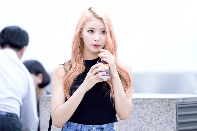 [러블리즈] 은행 가는 길에 미주 | 인스티즈