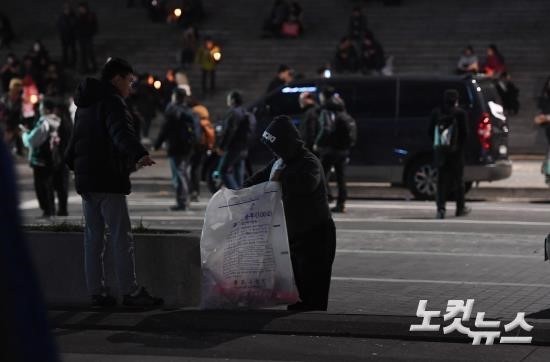 집회후 광화문시민VS박사모 차이 | 인스티즈