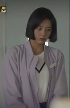 이렇게 같은 옷 계속 돌려입는 여자 주인공은 또 간만인듯..jpg | 인스티즈