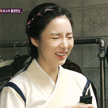 잘 웃는 신세경 .gif | 인스티즈