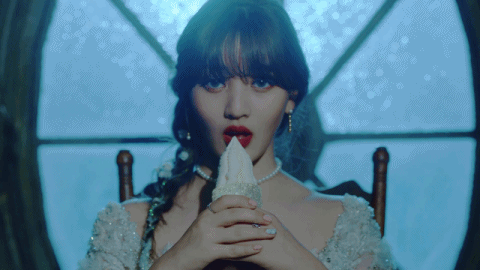 TT 뮤비에서 이쁘게 나온 엘사지효ㄷㄷㄷ.gif | 인스티즈