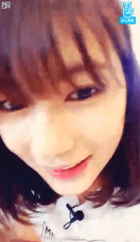 혼자 돌아다니는 하영이.GIF | 인스티즈