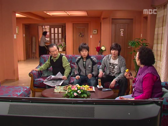 [거침없이하이킥] 준하 게임 캐릭터 죽인 민용이.jpg | 인스티즈