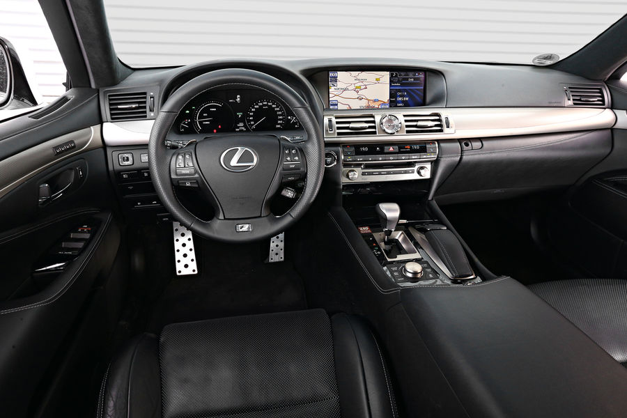 아우디 A8 4.0 vs 렉서스 LS 600h | 인스티즈