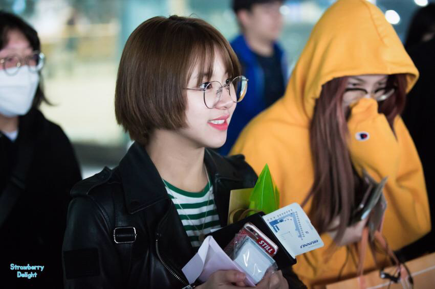아가맹수🐯 채영이 170417 인천공항 입국 | 인스티즈