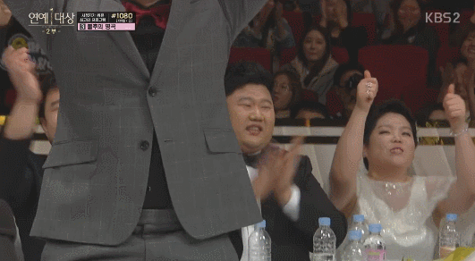 연예대상 하드캐리하고 수상소감 기립박수 받은 유민상.gif | 인스티즈