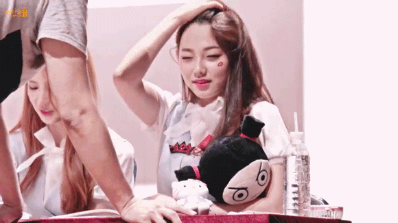 유혹하는 뀰미나.gif | 인스티즈