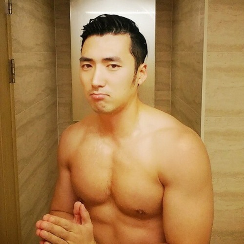  우리 엄마가 잘생기고 섹시한건 함께 보는거라고 하셨어 | 인스티즈