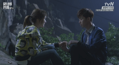 자꾸 연하남 마음에 불지르는 여친.gif | 인스티즈