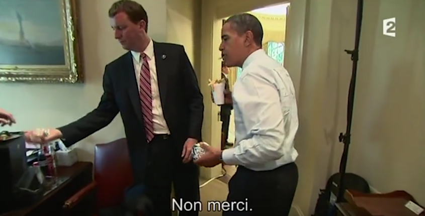 백악관 직원들에게 햄버거 쏘는 오바마 대통령 | 인스티즈