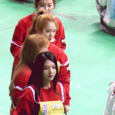 아이린: 안돼!! 거긴 빵! 해서 귀아파.gif | 인스티즈