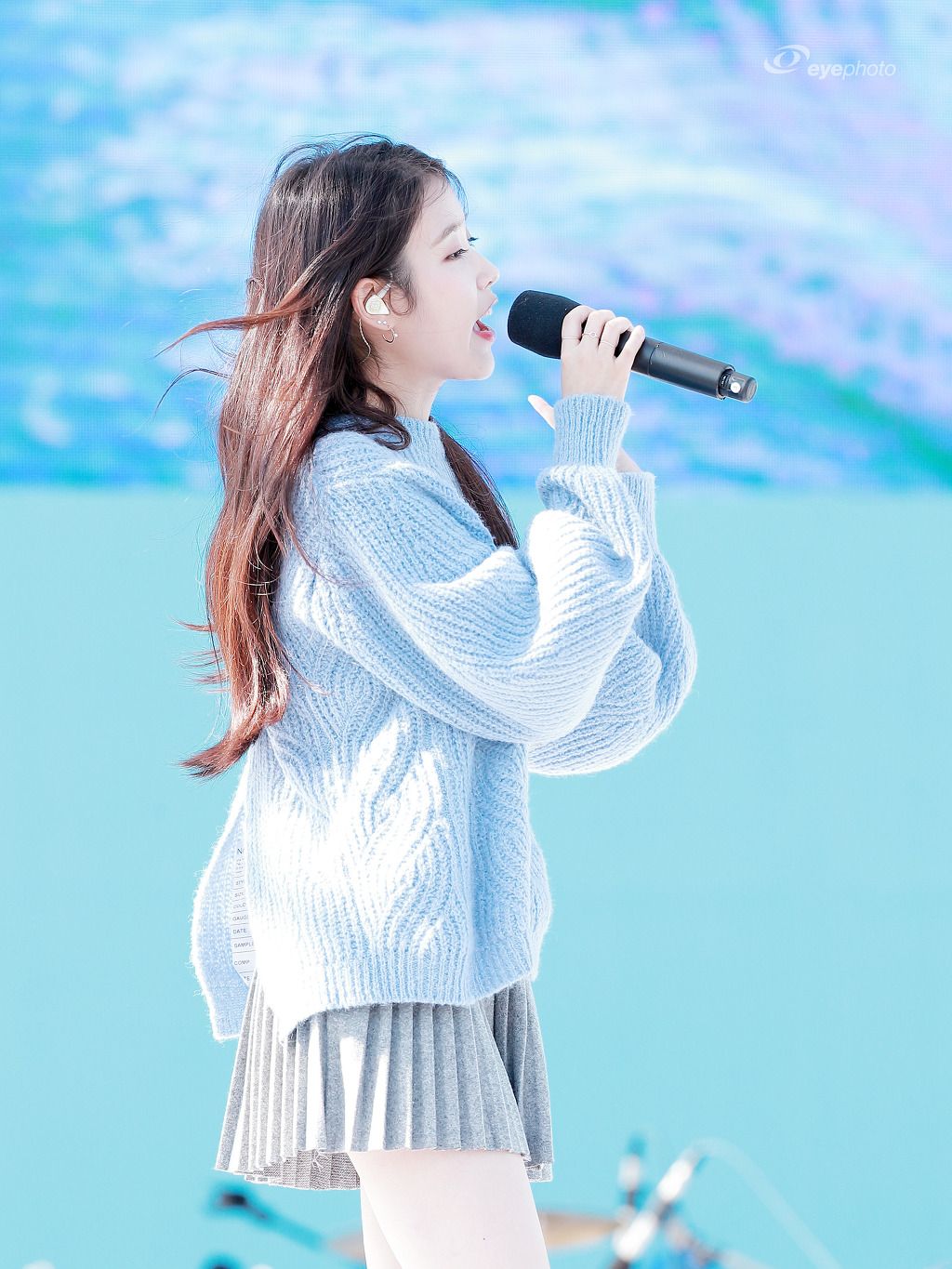 하늘하늘한 하늘색 아이유.jpg | 인스티즈