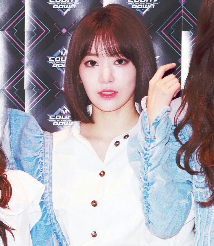 오늘자 아이즈원 사쿠라 | 인스티즈