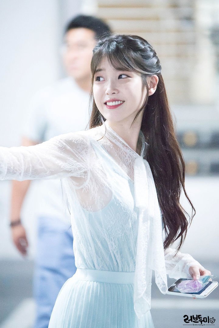 여러분 아이유나 보고 가시죠.jpgif | 인스티즈
