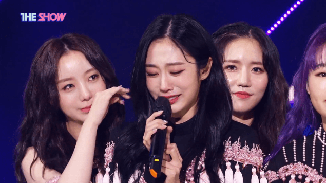 2년 4개월만에 음방 1위를 차지한 러블리즈 | 인스티즈