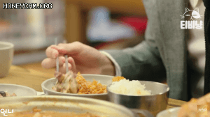 양요섭 김치찌개 먹방.GIF | 인스티즈