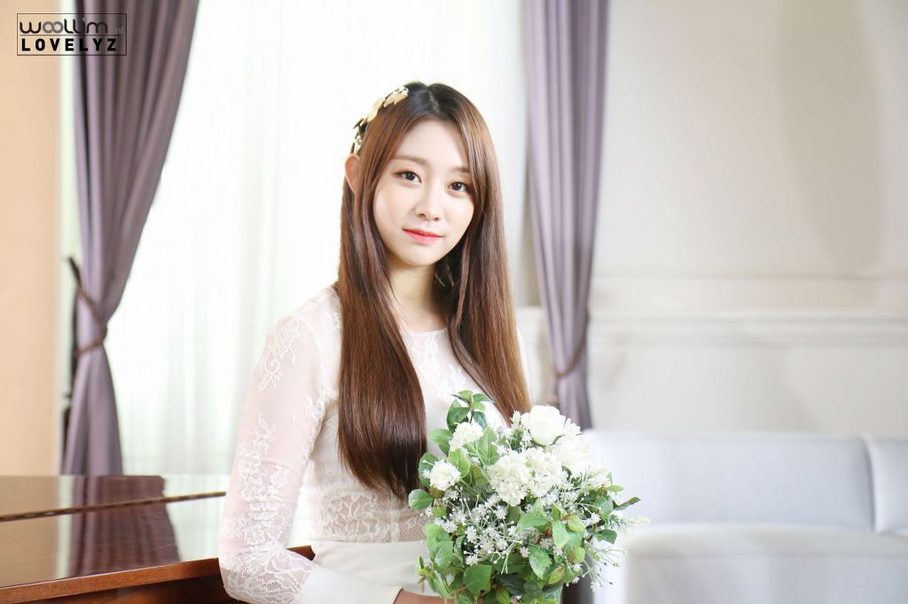 러블리즈 지수의 웨딩포토 설정샷.jpg | 인스티즈