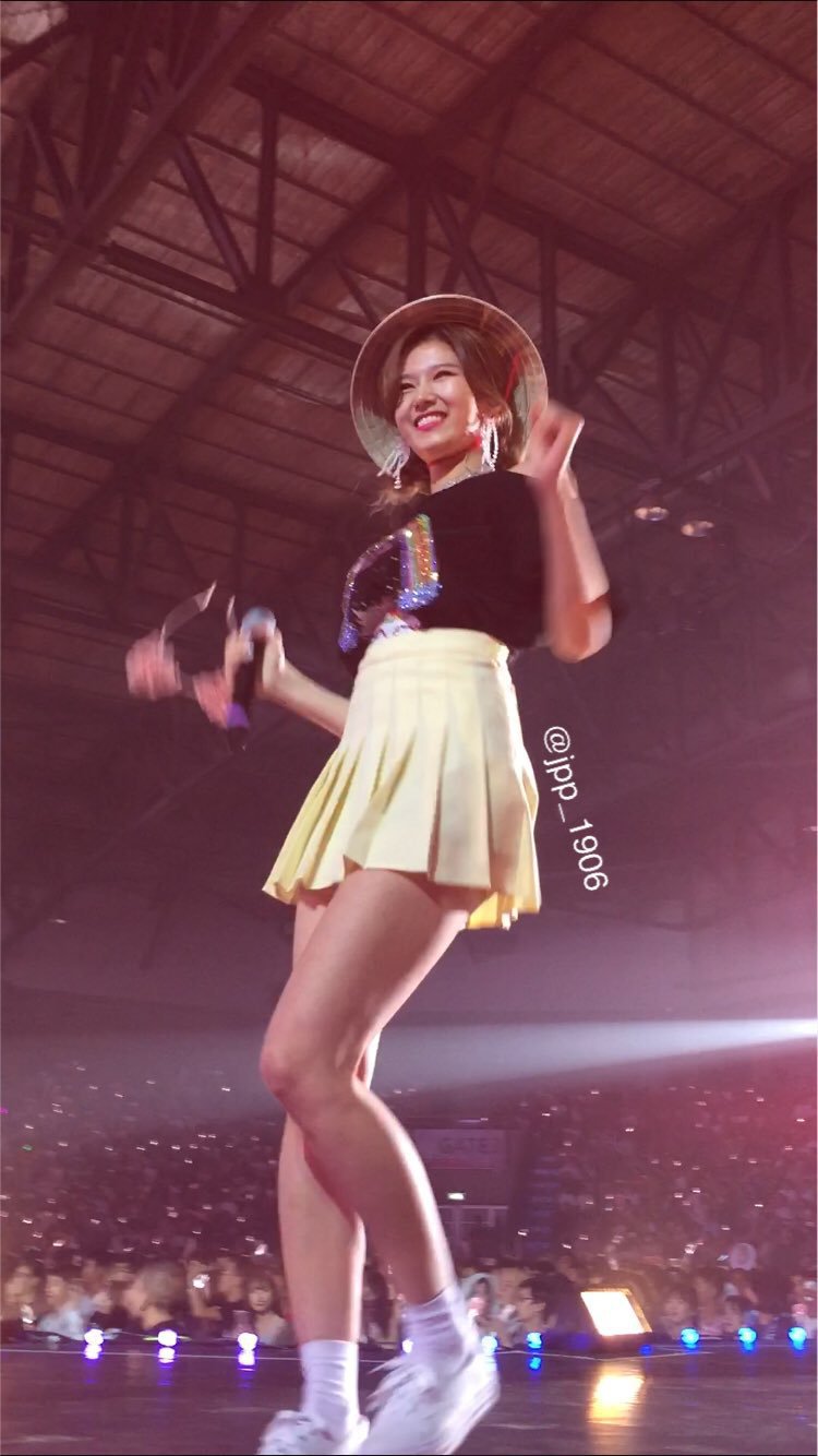 초근접으로 보는 사나.jpgif | 인스티즈