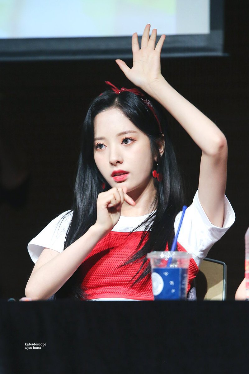 덕후들 미치게 만드는 우주소녀 보나.jpg | 인스티즈