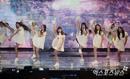 여자친구 단체 발차기 | 인스티즈