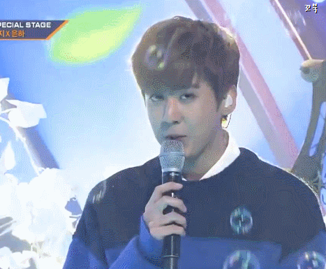 엠카운트다운 여자친구 은하&틴탑 천지 왼손 오른손.gif | 인스티즈