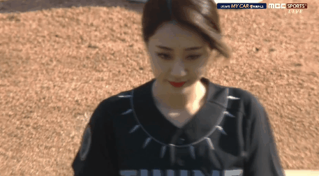 지옥에서도 데리고 온다는 왼손.gif | 인스티즈