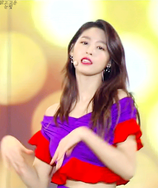 설현의 춤사위.gif | 인스티즈