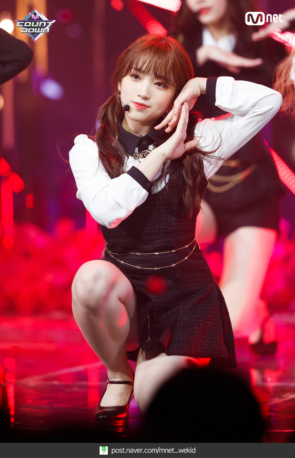 무대 의상으로 샤넬 입은 아이즈원 | 인스티즈