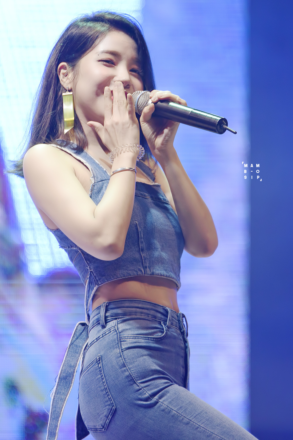 복근이 섹시한 마마무 솔라 | 인스티즈