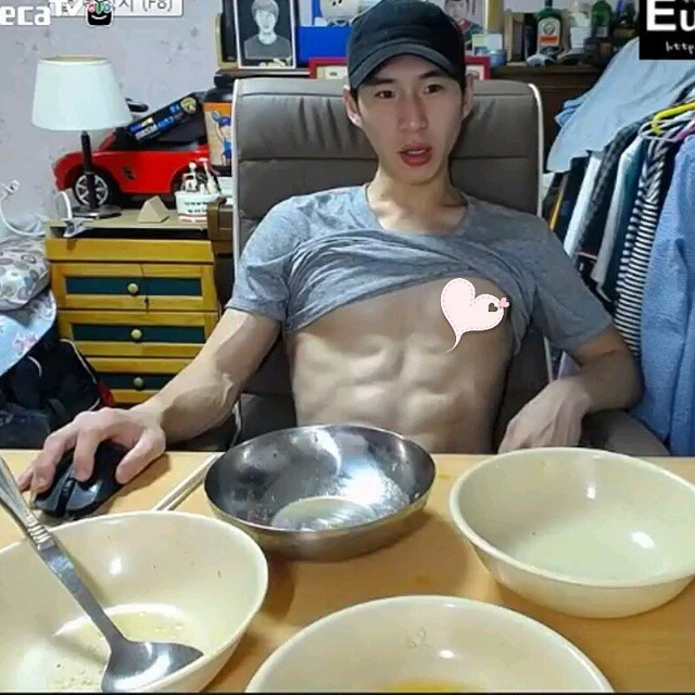 365일내내 야식 먹어도 살 안찌는 BJ밴쯔 체지방 | 인스티즈