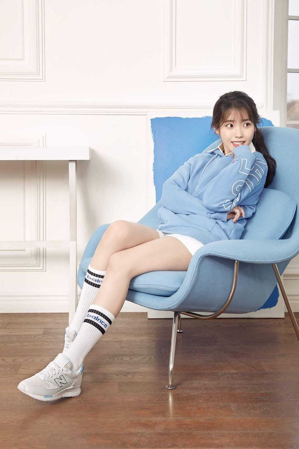 아이유 with 뉴발란스 | 인스티즈