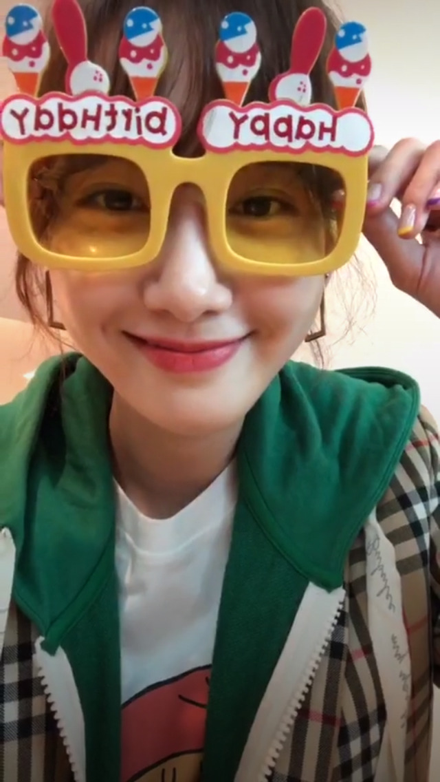 5/30 팬들한테 축하 많이 받아서 고맙다는 윤아.jpg | 인스티즈