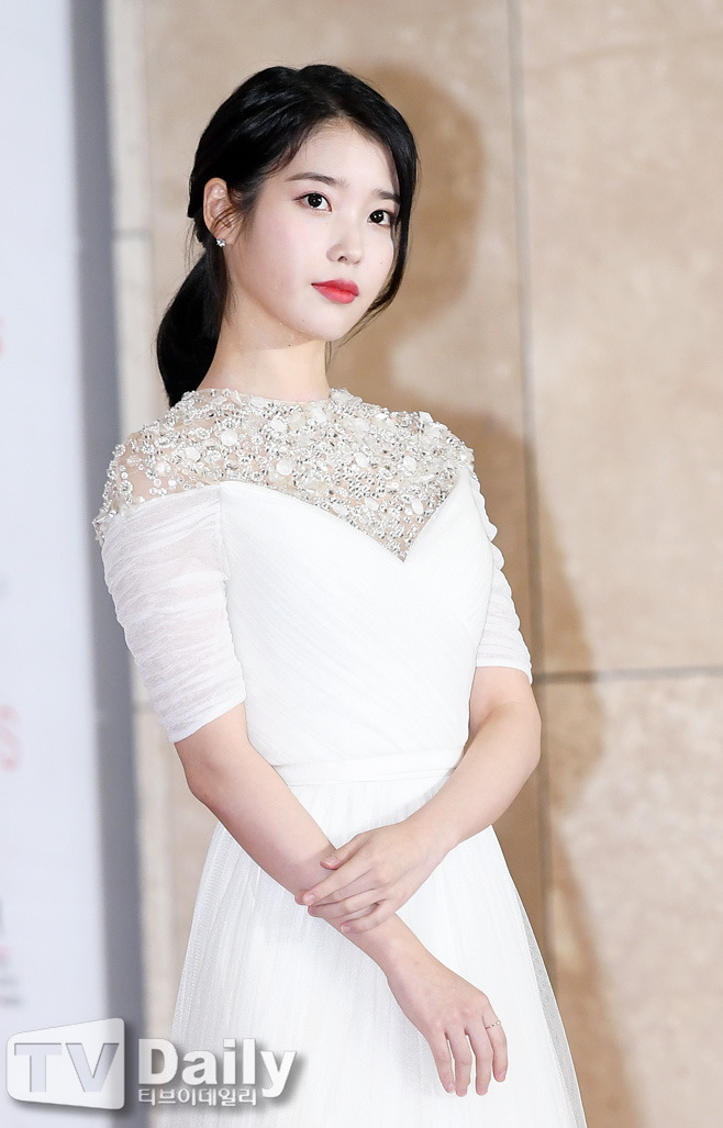 AAA 시상식 레드카펫 아이유 | 인스티즈